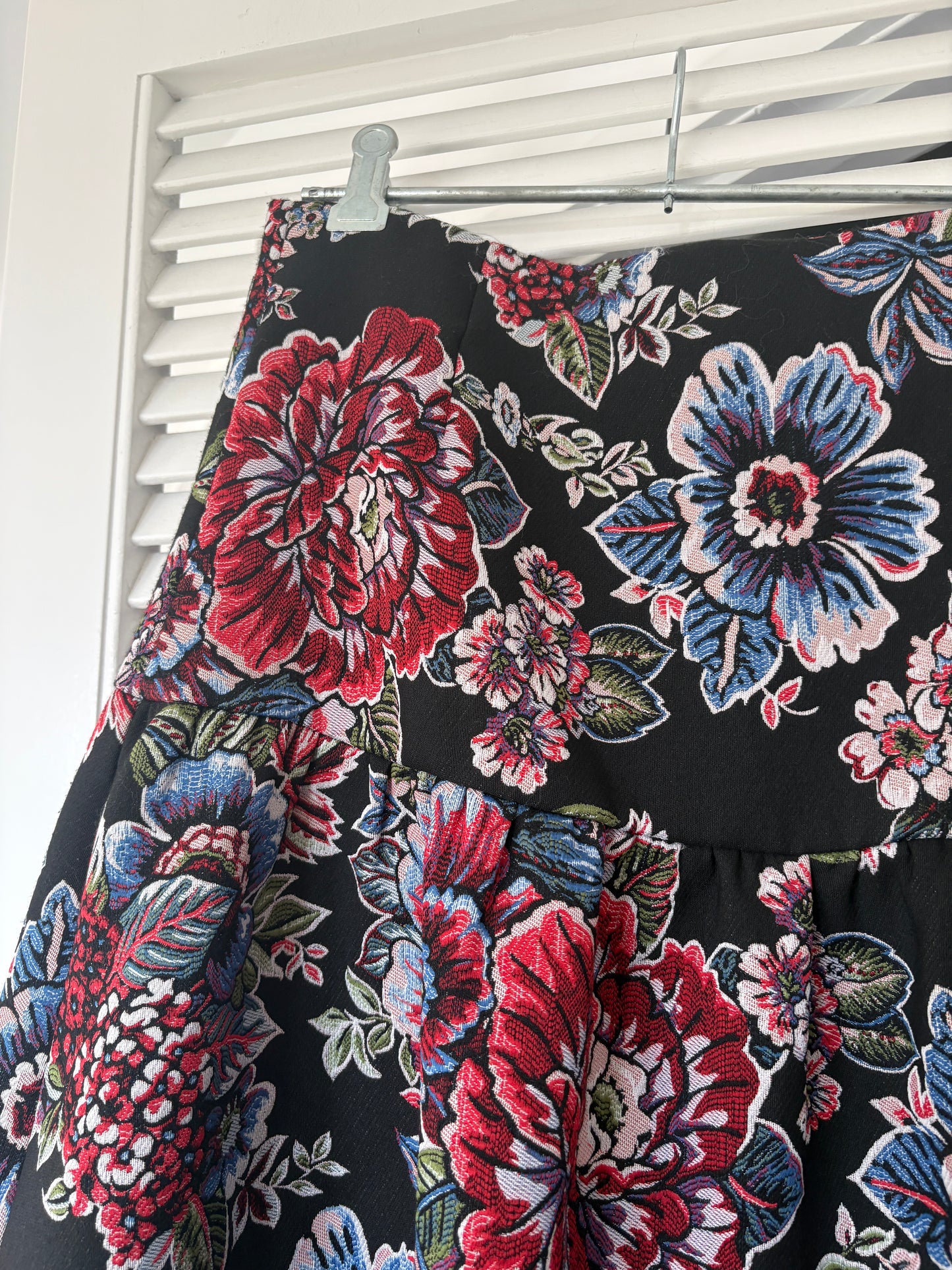 Zara floral skirt, 8-10