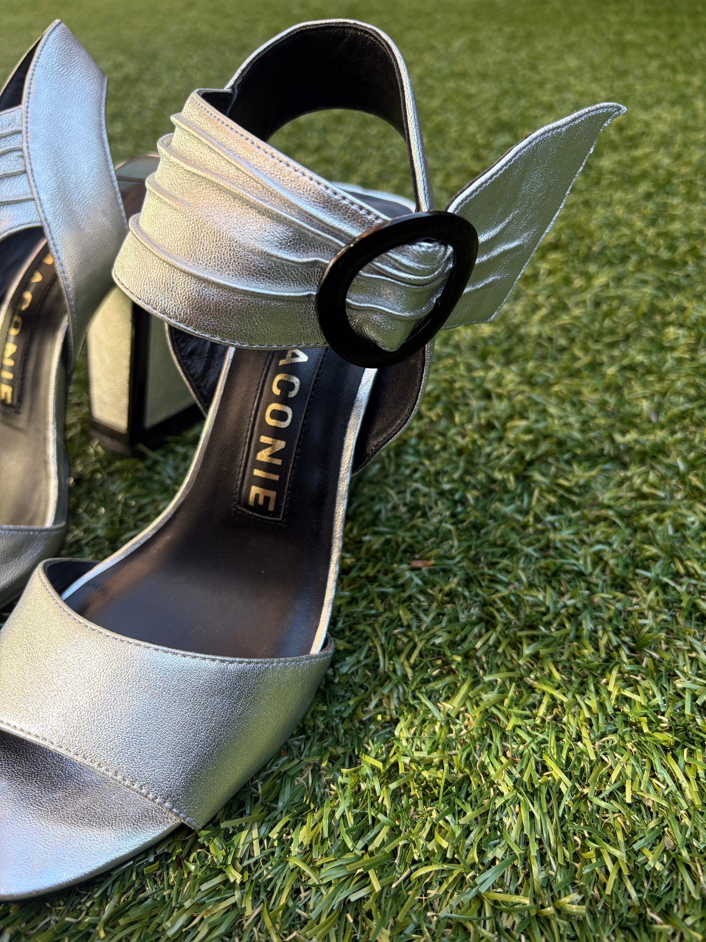Kat Maconie Ray heels in silver, eu39 / 8