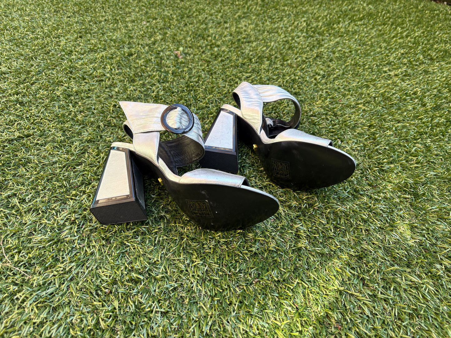 Kat Maconie Ray heels in silver, eu39 / 8