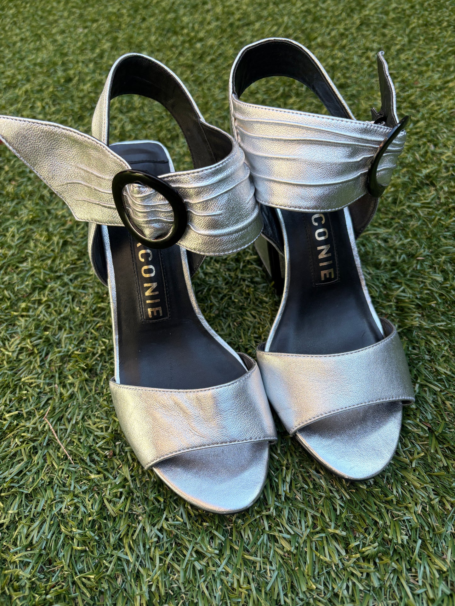 Kat Maconie Ray heels in silver, eu39 / 8