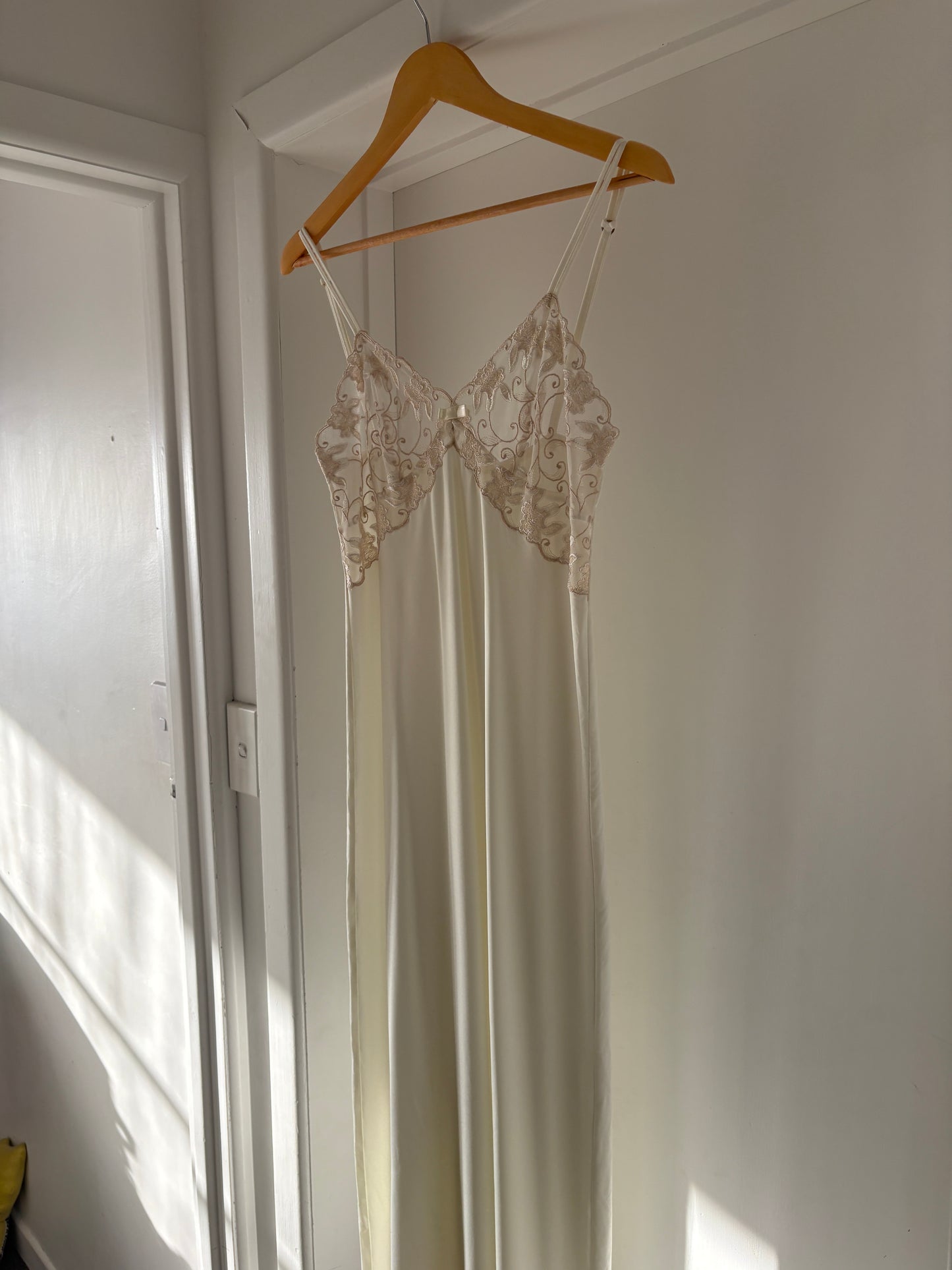 Polyester slip, 10
