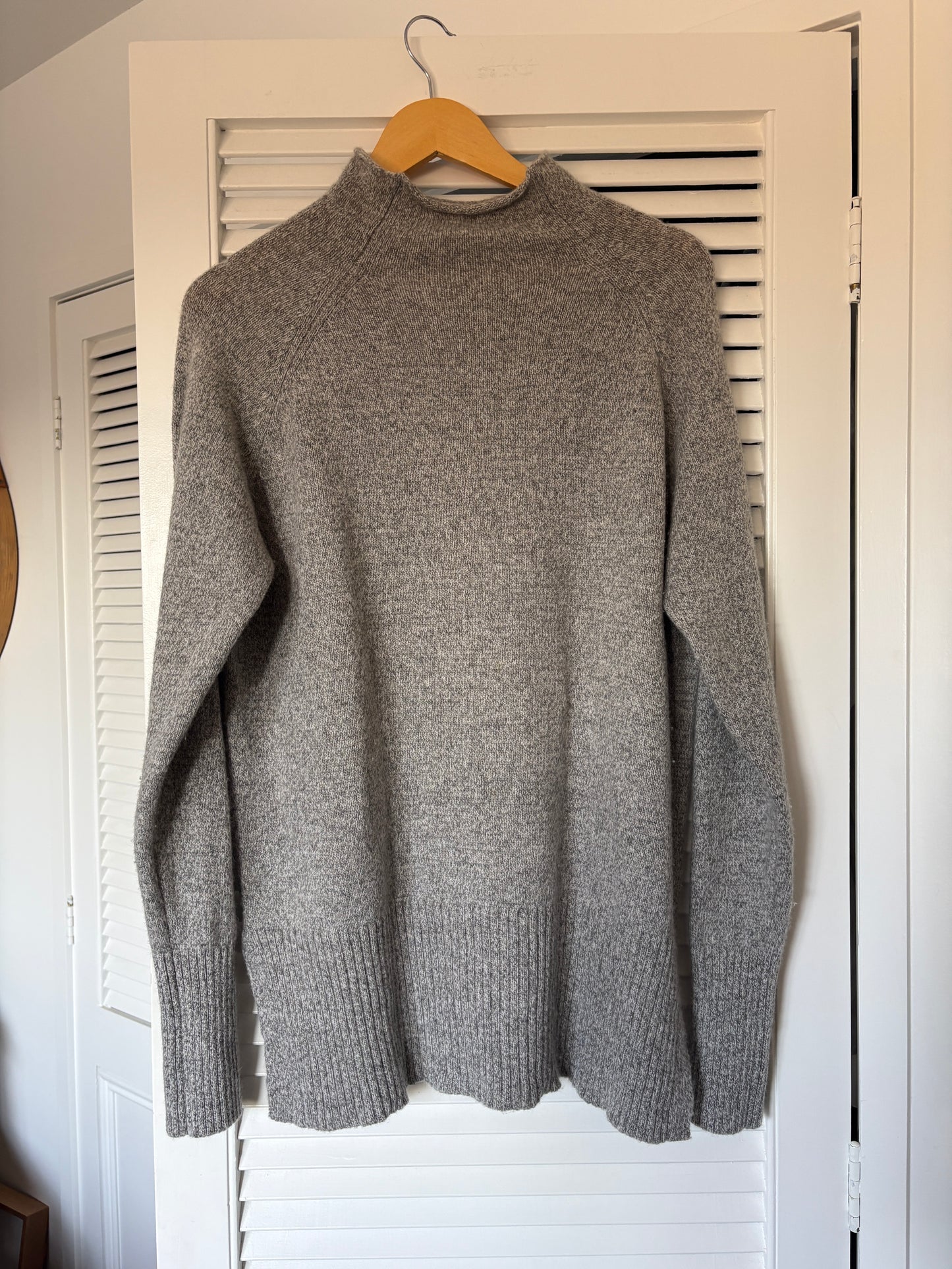 Commoners sweater, 10