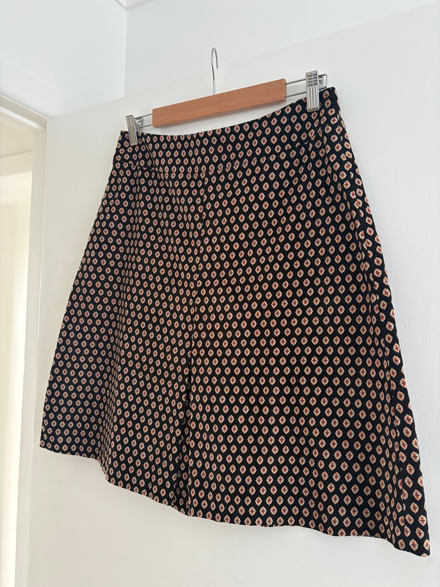 Yoshi Jones skirt, 10