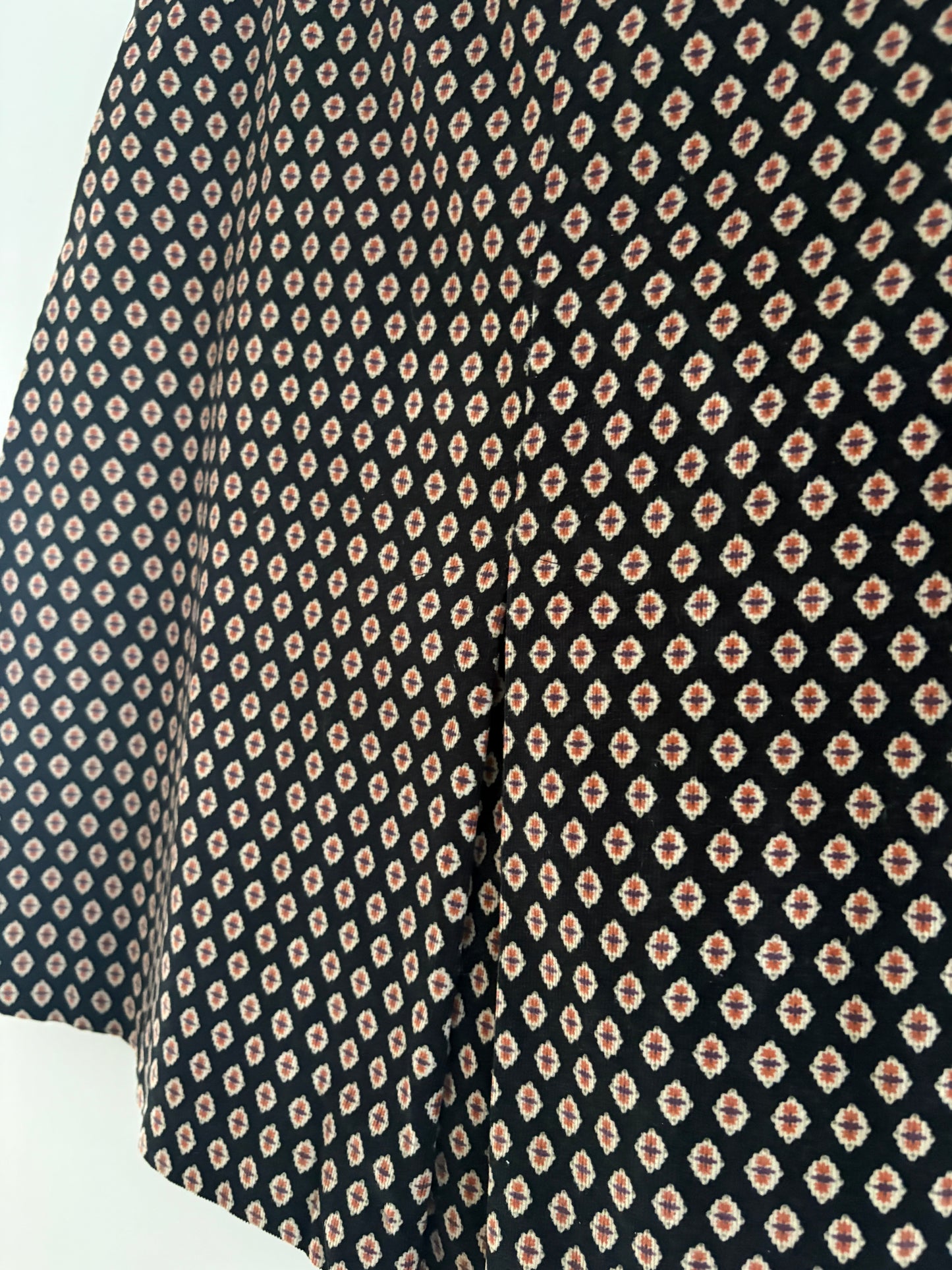 Yoshi Jones skirt, 10