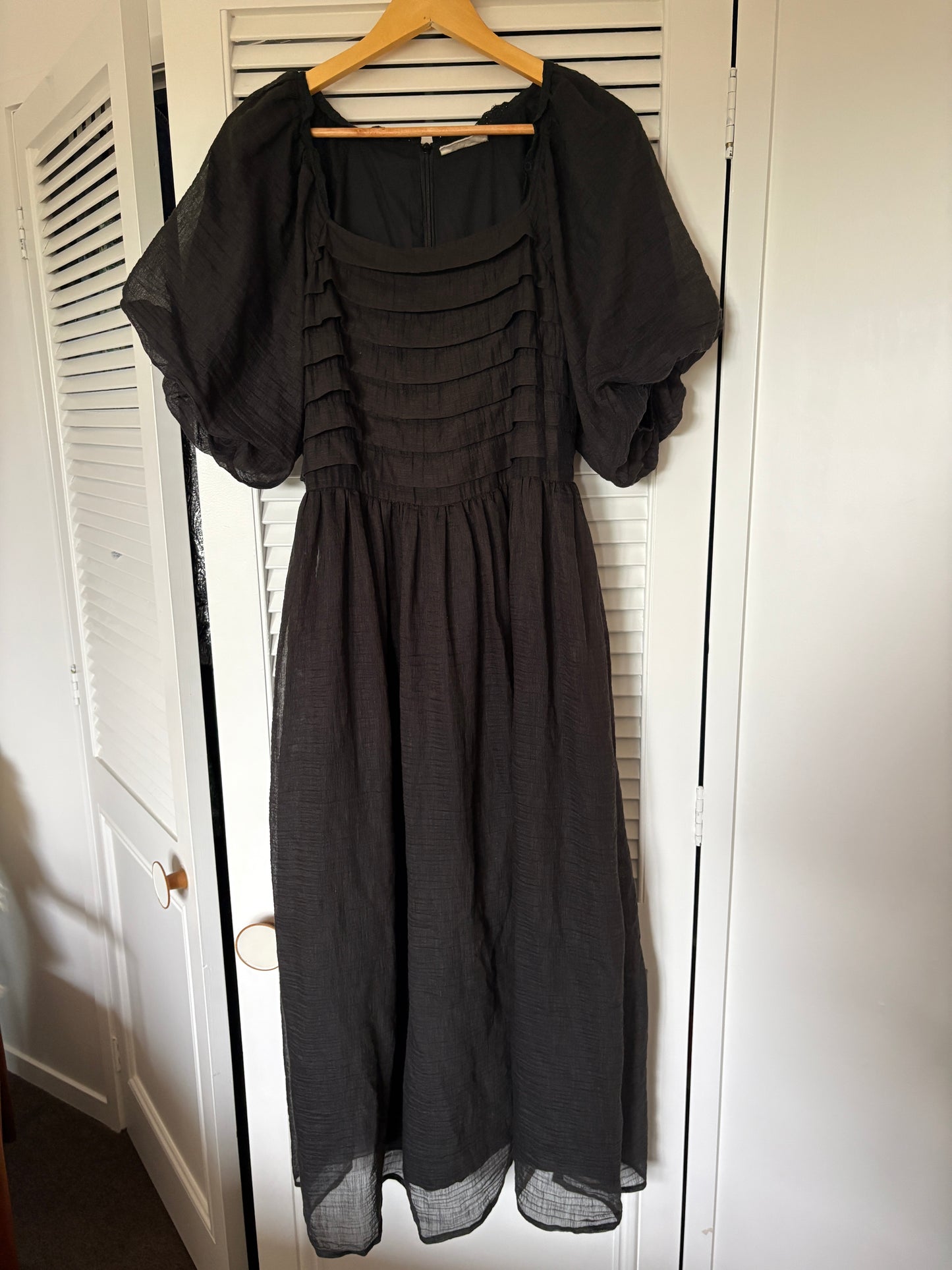 The Bay dress, 10