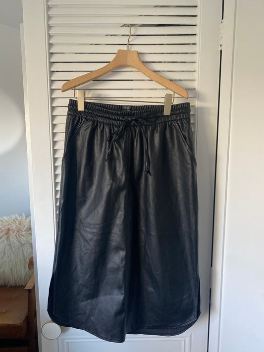 Decjuba vinyl skirt, 12